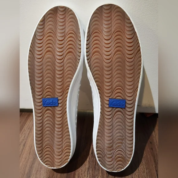 Women's Kate Spade Keds, Size 11 - Picture 8 of 13